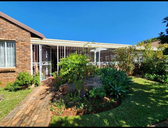 2 BEDROOM TOWNHOUSE FOR SALE IN CLARINA